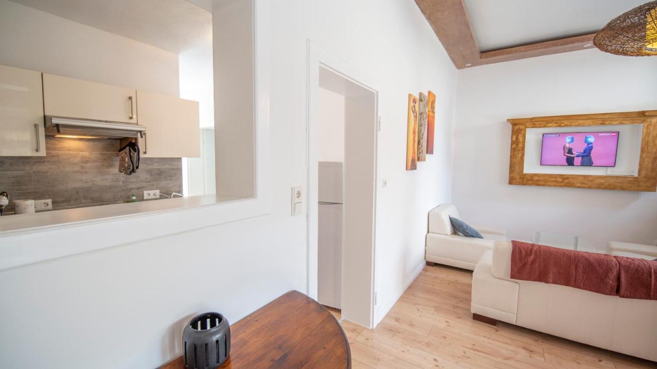 Apartment Mit Kleinem Innenhof Im Erdgeschoss Fuer Bis Zu 4 Personen Klotten Exterior photo