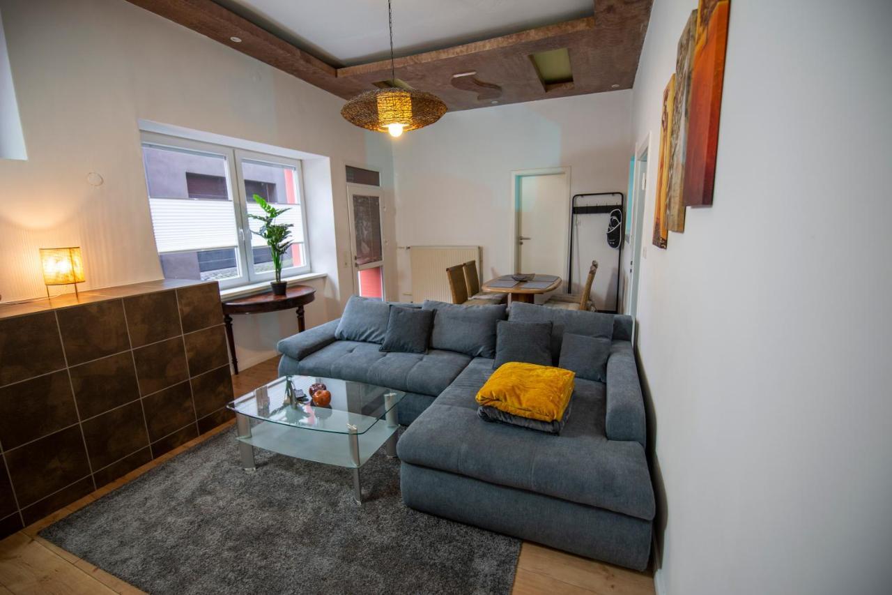 Apartment Mit Kleinem Innenhof Im Erdgeschoss Fuer Bis Zu 4 Personen Klotten Exterior photo