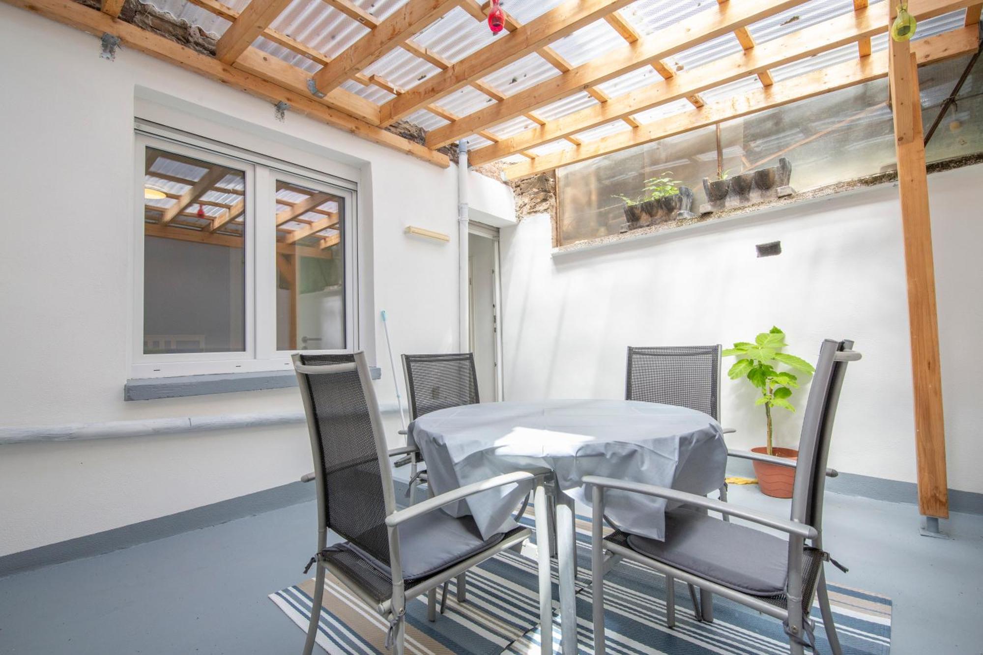 Apartment Mit Kleinem Innenhof Im Erdgeschoss Fuer Bis Zu 4 Personen Klotten Exterior photo